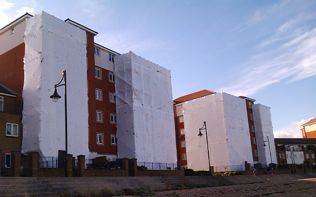 Película termorretráctil aplicada en la construcción